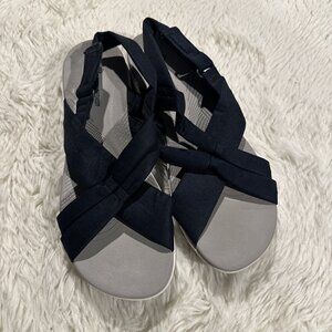 Cloudsteppers by Clarks blue strappy sandals size 9.5 comfort timeless